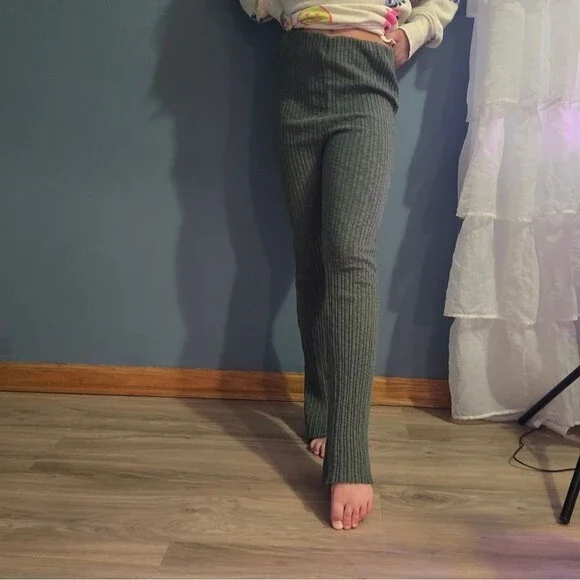 Urban Outfitters Green Ribbed Pants - Picture 5 of 7